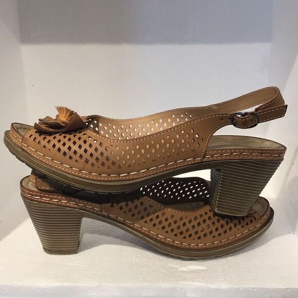 ￼beautiful, hardly worn Alexis, Leroy flower, toe clog size European 40 US 7 to - Picture 4 of 9